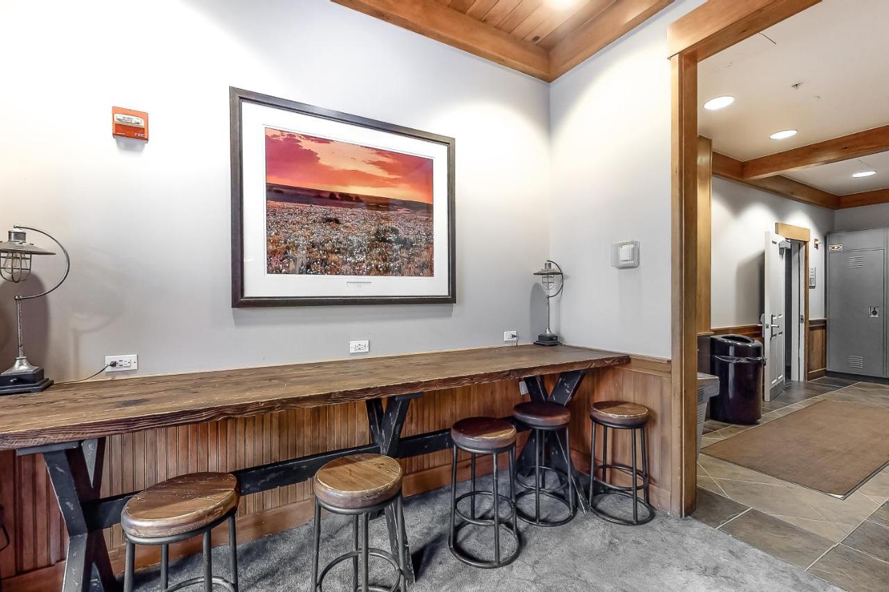 Ski In-Out Zephyr Mountain Lodge Winter Park Room photo